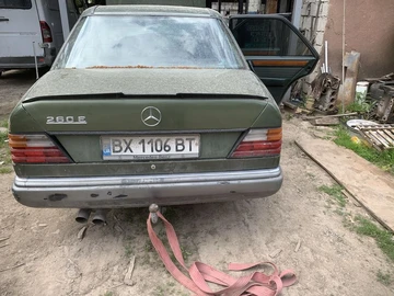 Авто Mercedes 260 1986 № 8812359