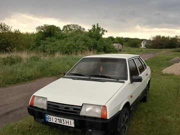 Авто ВАЗ 21099 1998 № 8812431