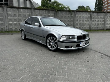 Авто BMW 3 Серия 1993 № 8813907