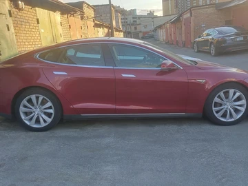Авто Tesla Model S 2015 № 8814408