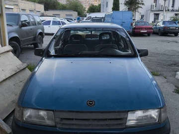 Авто Opel Vectra 1990 № 8814456