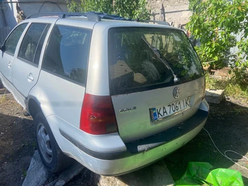 Авто Volkswagen Golf 2000 № 8814745