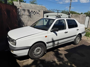 Авто Volkswagen Vento 1995 № 8815479