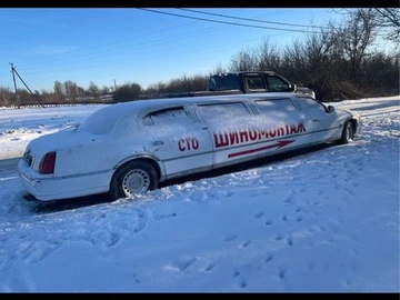 Авто Lincoln Town Car 1999 № 8815646