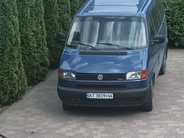 Авто Volkswagen Transporter 2000 № 8815683