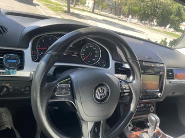 Авто Volkswagen Touareg 2011 № 8816067