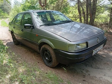 Авто Volkswagen Passat Sedan 1993 № 8816326