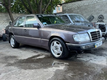 Авто Mercedes Mb 1993 № 8816689