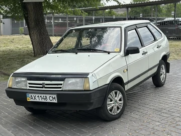 Авто ВАЗ 2109 1992 № 8817246