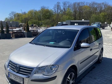 Авто Volkswagen Touran 2009 № 8817569