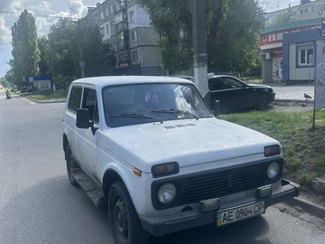 Авто ВАЗ 2121 1995 № 8817663