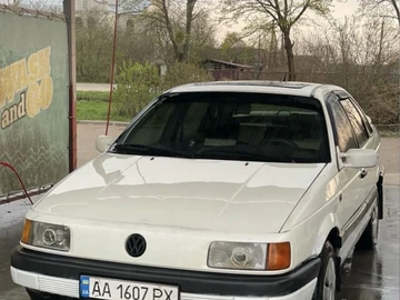 Авто Volkswagen Passat Sedan 1992 № 8817863