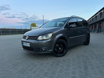 Авто Volkswagen Touran 2010 № 8817932