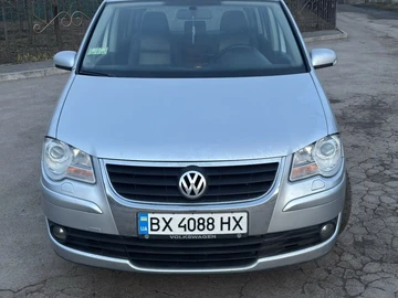 Авто Volkswagen Touran 2006 № 8818047