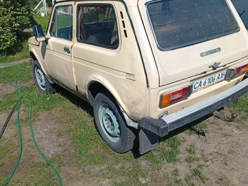 Авто ВАЗ 2121 1991 № 8818056