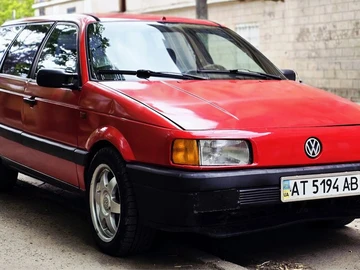 Авто Volkswagen Passat Variant 1990 № 8818151