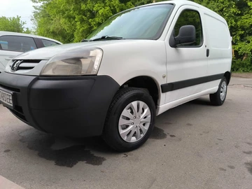 Авто Peugeot Partner 2010 № 8818168