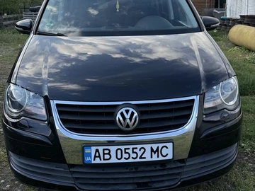 Авто Volkswagen Touran 2010 № 8818548