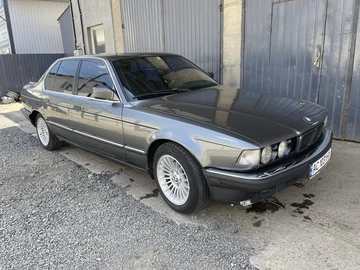 Авто BMW 7 Серия 1987 № 8818844
