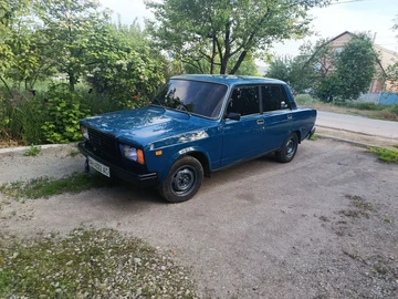 Авто ВАЗ 2107 2004 № 8819245