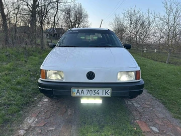 Авто Volkswagen Passat Variant 1989 № 8819267