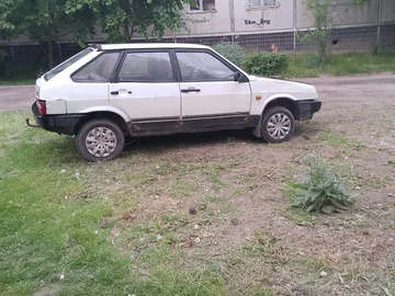 Авто ВАЗ 2109 1996 № 8819344