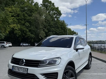 Авто Volkswagen Touareg 2015 № 8819464