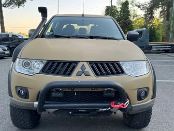 Авто Mitsubishi L 200 2009 № 8819982