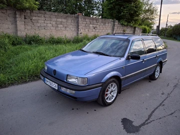 Авто Volkswagen Passat Variant 1992 № 8820771