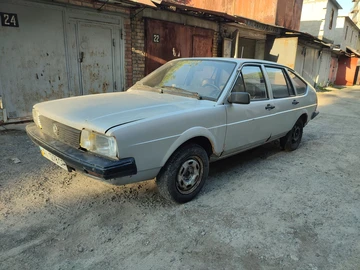 Авто Volkswagen Passat Hatchback 1984 № 8820772