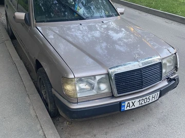 Авто Mercedes 220 1993 № 8820807