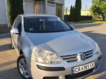 Авто Volkswagen Golf 2004 № 8821028