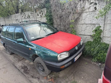 Авто Volkswagen Golf 1993 № 8821103