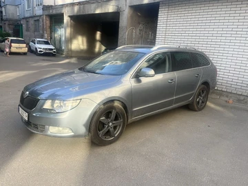 Авто Skoda Superb 2010 № 8821412