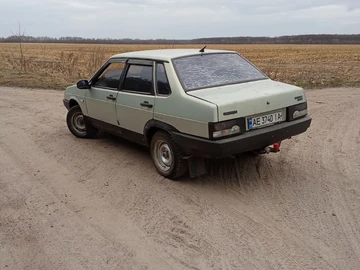 Авто ВАЗ 2109 1999 № 8821461