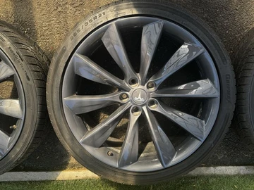 Авто Tesla Model S 2018 № 8821523