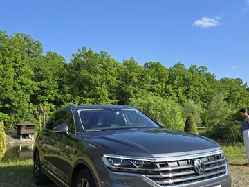 Авто Volkswagen Touareg 2020 № 8821697