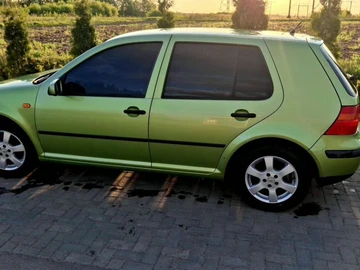 Авто Volkswagen Golf 1999 № 8821846