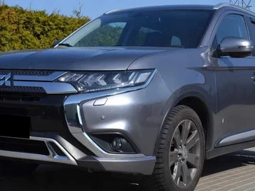 Авто Mitsubishi Outlander 2019 № 8822003
