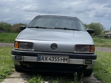 Авто Volkswagen Passat Sedan 1988 № 8822632