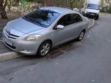 Авто Toyota Yaris 2007 № 8822799