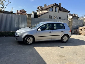 Авто Volkswagen Golf 2004 № 8823147