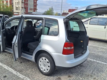 Авто Volkswagen Touran 2006 № 8823369