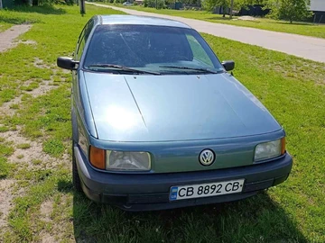 Авто Volkswagen Passat Sedan 1990 № 8824093