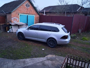 Авто Volkswagen Golf 2010 № 8824301
