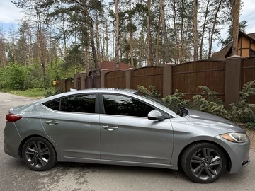 Авто Hyundai Elantra 2017 № 8824506
