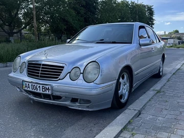 Авто Mercedes 220 2000 № 8824762