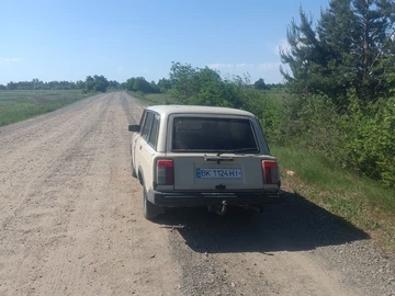 Авто ВАЗ 2104 1988 № 8825397