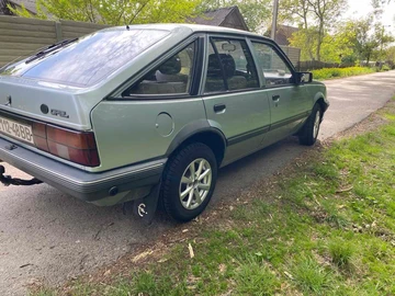 Авто Opel Ascona 1987 № 8826088