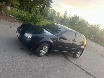 Авто Volkswagen Golf 1999 № 8826318